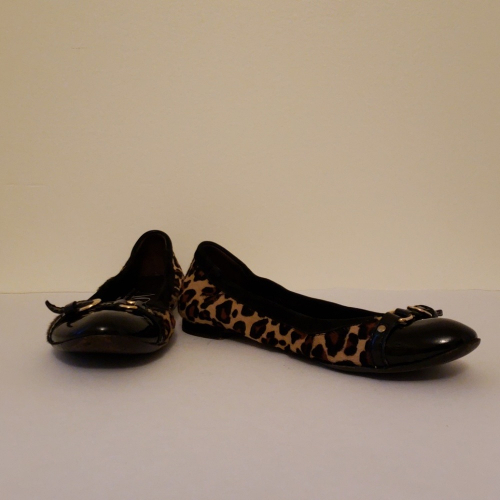 AGL cap toe flat